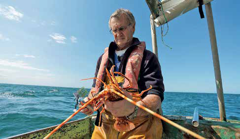 Pêcheurs et scientifiques sur un même bateau