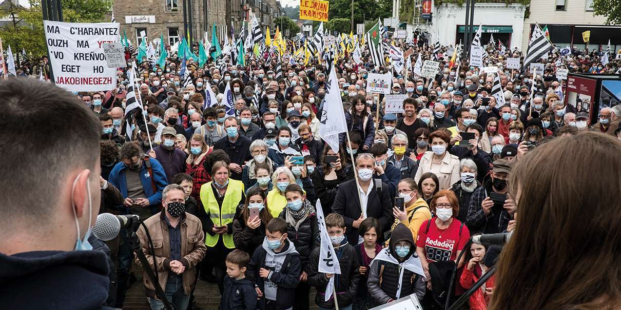 Manifestation en faveur de la lutte pour les langues régionales à Guingamp. Photo Éric Legret