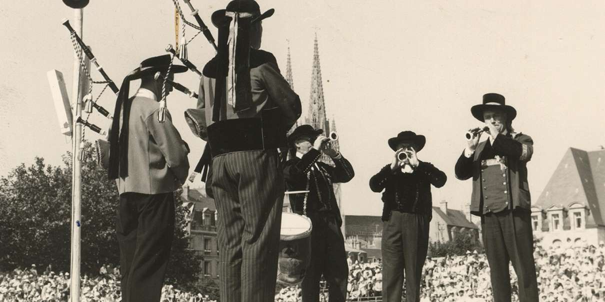 ArMen 255 : grand angle, le centenaire du Festival de Cornouaille