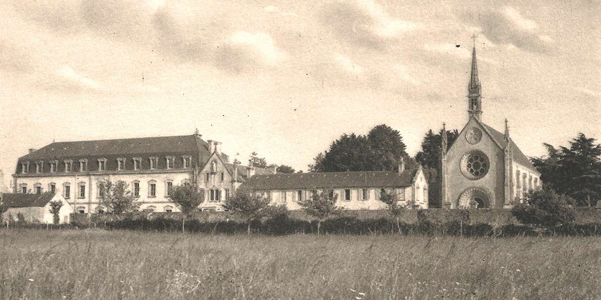 Ferme de la maison de retraite de Ker-Anna à Sainte-Anne-d’Auray, Le jour où le tracteur est arrivé...